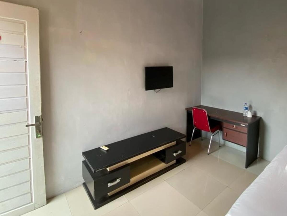 Djaboerigin Mongonsidi Guest House Redpartner Medan Exteriör bild