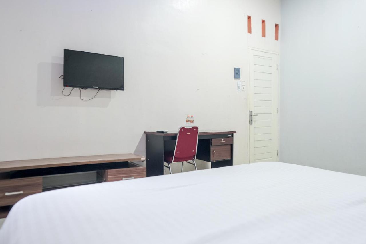 Djaboerigin Mongonsidi Guest House Redpartner Medan Exteriör bild
