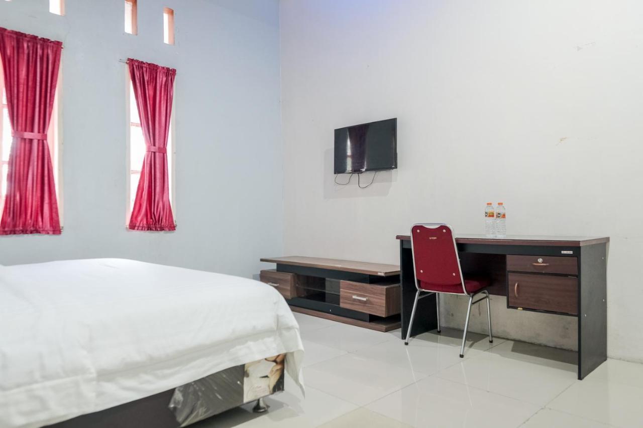 Djaboerigin Mongonsidi Guest House Redpartner Medan Exteriör bild